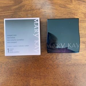 Mary Kay mini compact